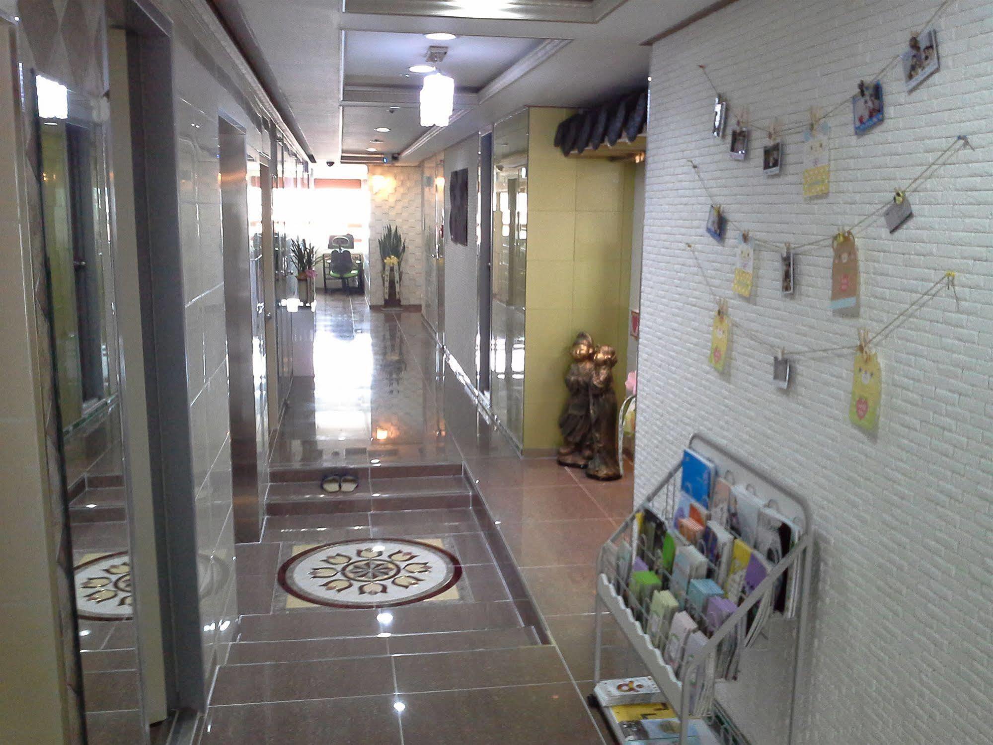 Feliz Guesthouse, Seoul Station Esterno foto