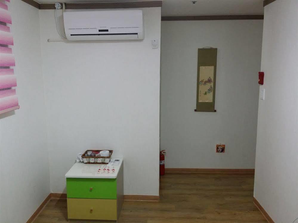 Feliz Guesthouse, Seoul Station Esterno foto